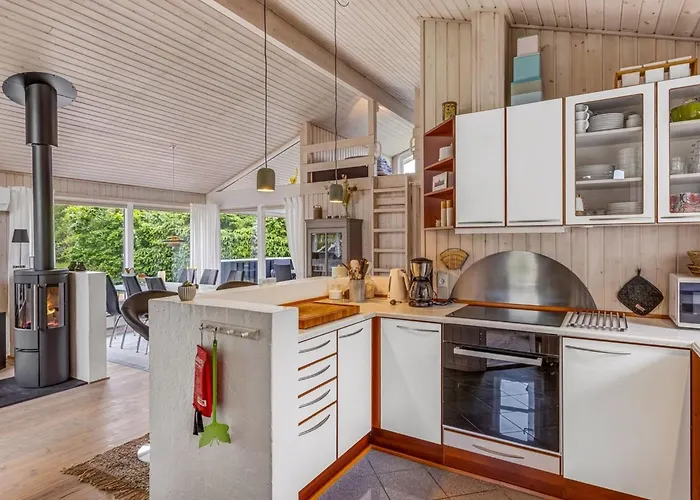 Holiday home Anouk - 2km From The Sea By Interhome