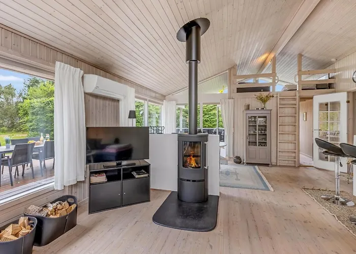 Anouk - 2km From The Sea By Interhome